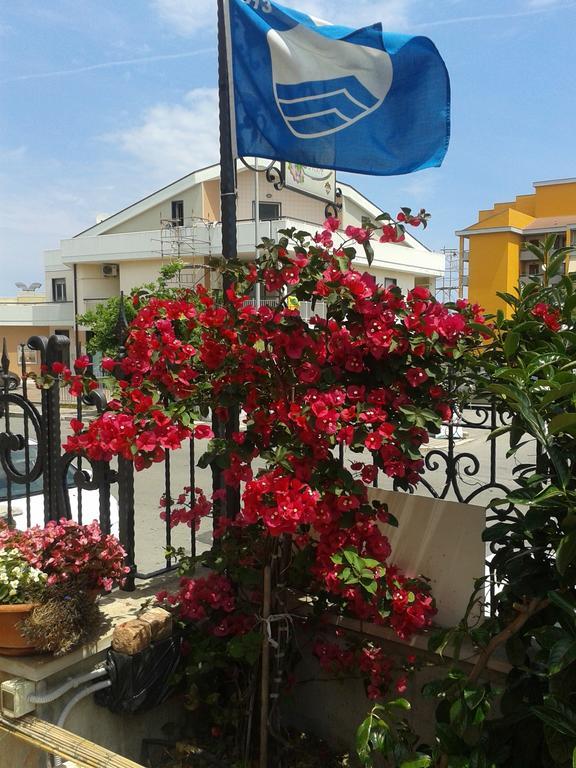 Viola Di Mare Rooms And Parking Termoli Exterior photo